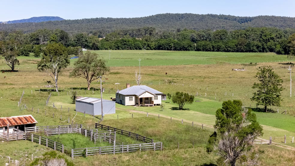 Click to view all images 107 Avery Lane Dyers Crossing NSW 2429 - Image 1