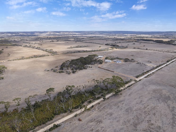 Click to view all images 1233 Gum Creek Road Menzies SA 5223 - Image 2