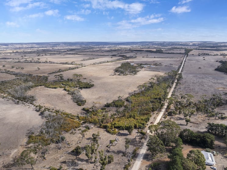 Click to view all images 1233 Gum Creek Road Menzies SA 5223 - Image 3