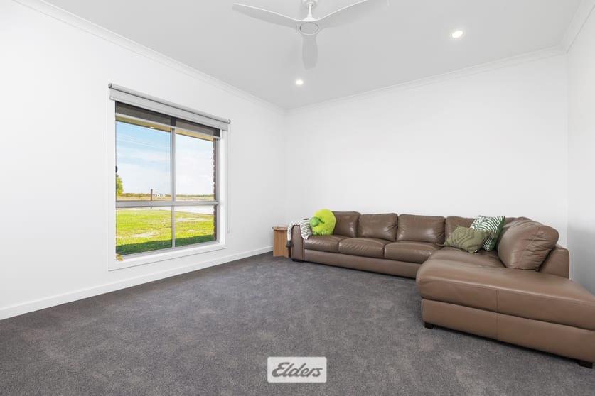 Click to view all images 1944 Silver City Highway Coomealla NSW 2717 - Image 3
