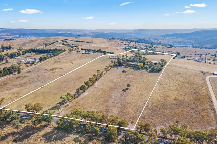 Click to view all images 133 Willow Tree Lane Mount Rankin NSW 2795 - Image 1