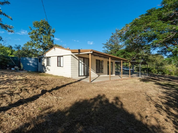 Click to view all images 35 Hilltop Road New Moonta QLD 4671 - Image 2