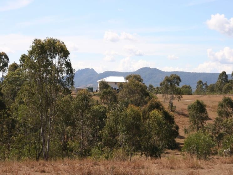 Click to view all images Mount Perry QLD 4671 - Image 3
