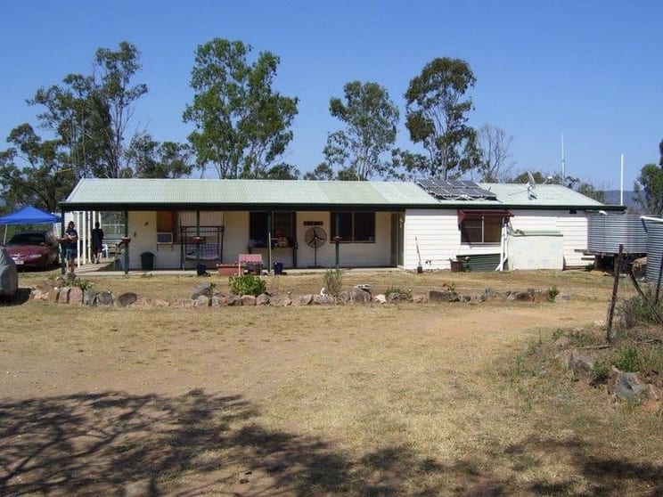 Click to view all images 99 Coes Road Gin Gin QLD 4671 - Image 2