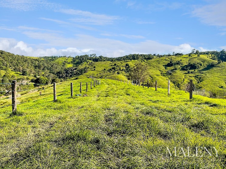 Click to view all images 43 Woods Road Mount Mee QLD 4521 - Image 2