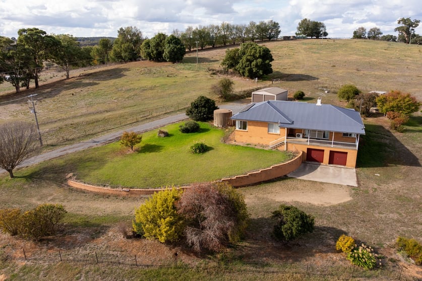 Click to view all images 29 Bowning Road Bowning NSW 2582 - Image 3
