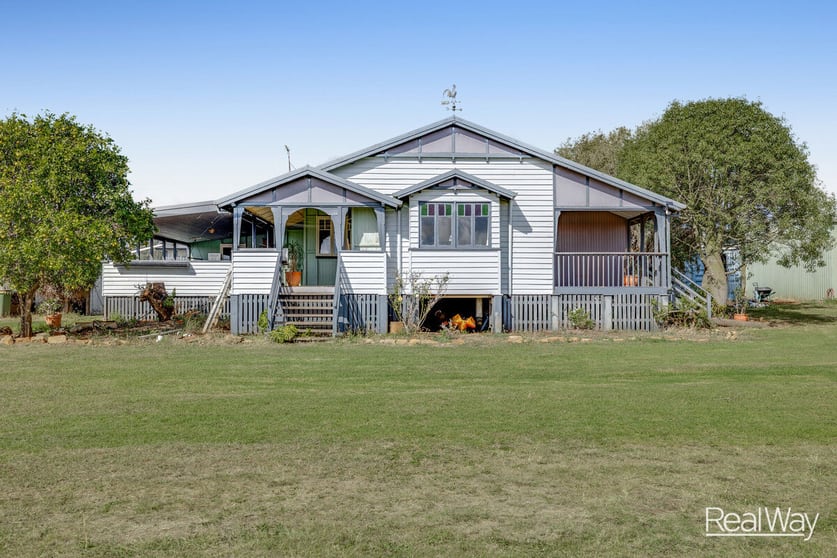 Click to view all images 35 Bermingham Road Greenmount QLD 4359 - Image 1