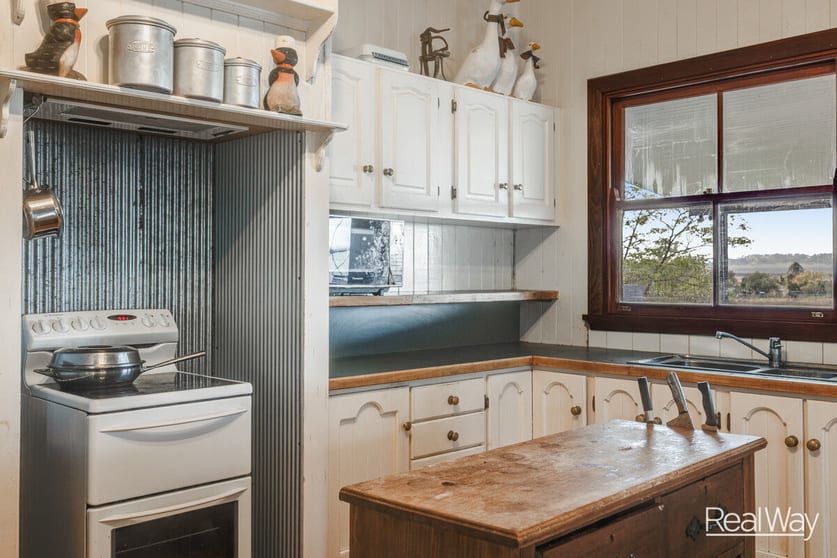 Click to view all images 35 Bermingham Road Greenmount QLD 4359 - Image 2