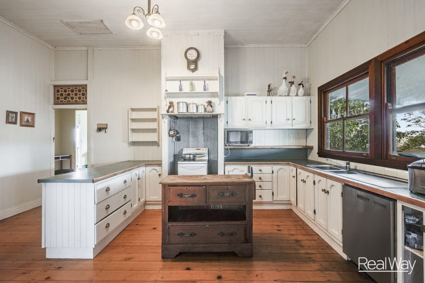 Click to view all images 35 Bermingham Road Greenmount QLD 4359 - Image 3