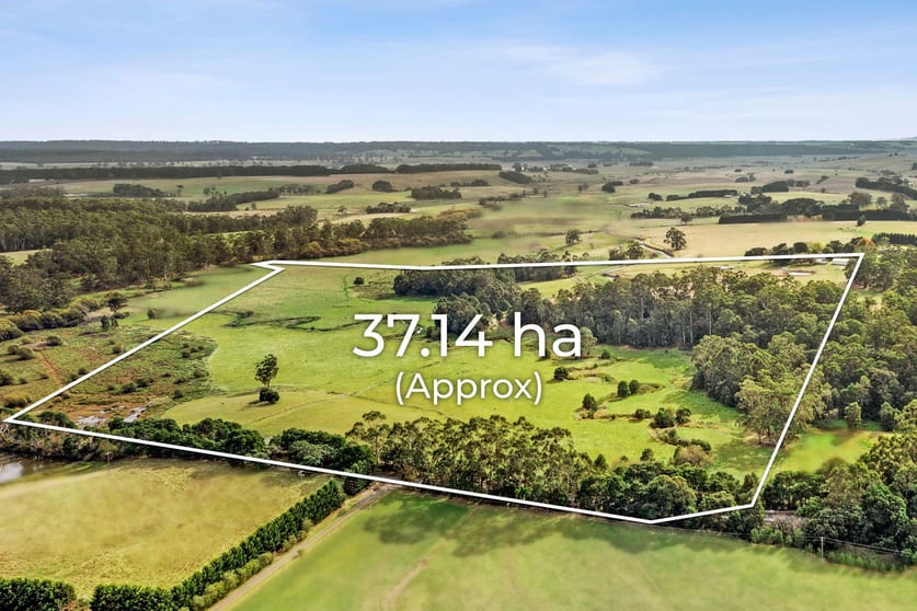 Click to view all images 44 Wallaces Road Barwon Downs VIC 3243 - Image 1