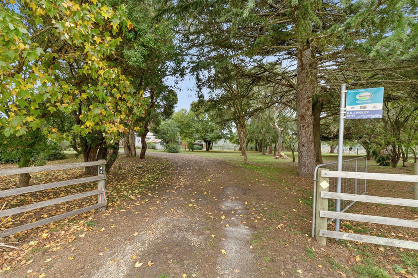 Click to view all images 44 Wallaces Road Barwon Downs VIC 3243 - Image 3