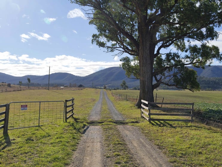 Click to view all images 3/ Union Bridge Road Mole Creek TAS 7304 - Image 2