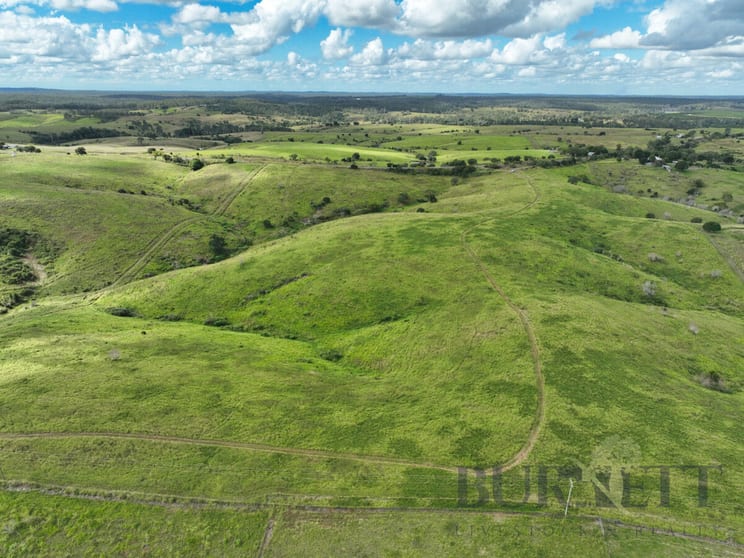 Click to view all images 31791 Bruce Highway Booyal QLD 4671 - Image 2