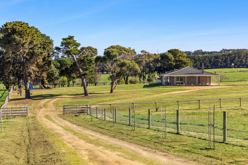 Click to view all images 660 Reservoir Road Mount Moriac VIC 3240 - Image 3