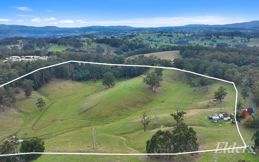 Click to view all images 20 Bridge Road Crossover VIC 3821 - Image 2