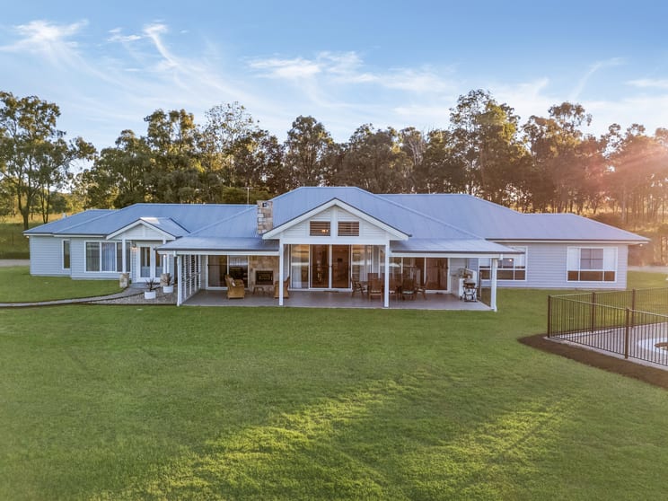 Click to view all images 21 Lakes Drive Laidley Heights QLD 4341 - Image 2