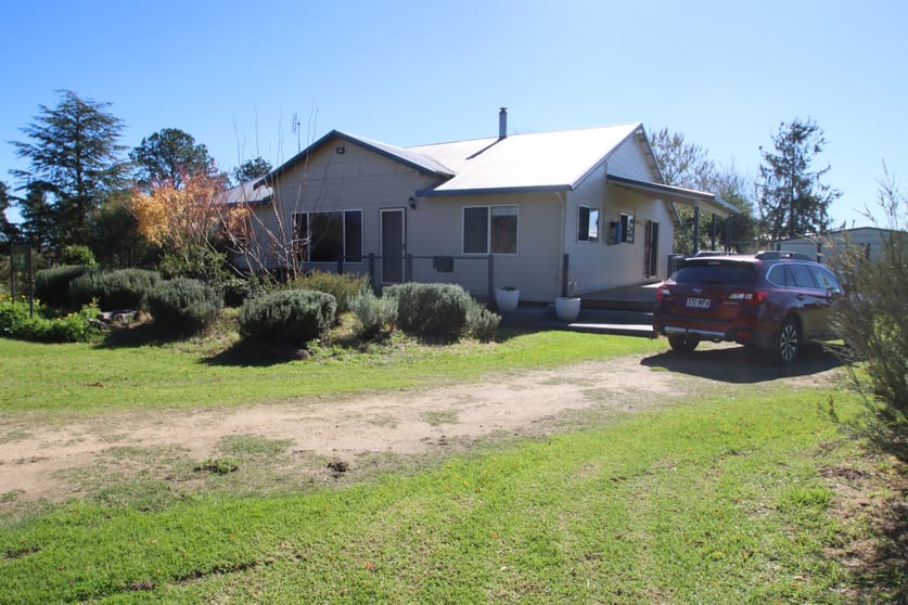Click to view all images 12250 Bruxner Highway Tenterfield NSW 2372 - Image 2