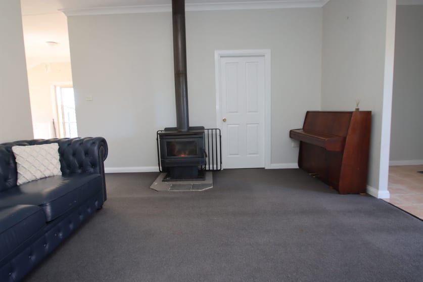 Click to view all images 12250 Bruxner Highway Tenterfield NSW 2372 - Image 3