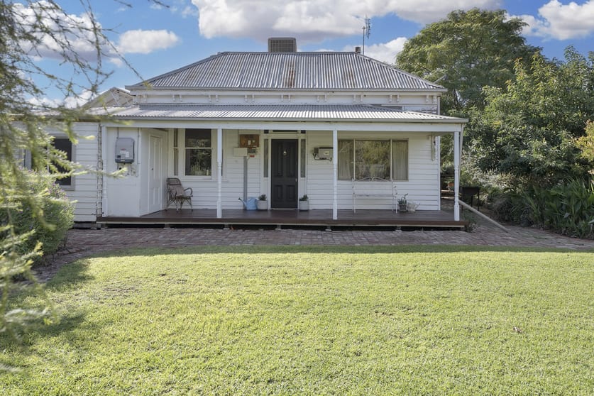 Click to view all images 139 Pira Road Nyah West VIC 3595 - Image 2