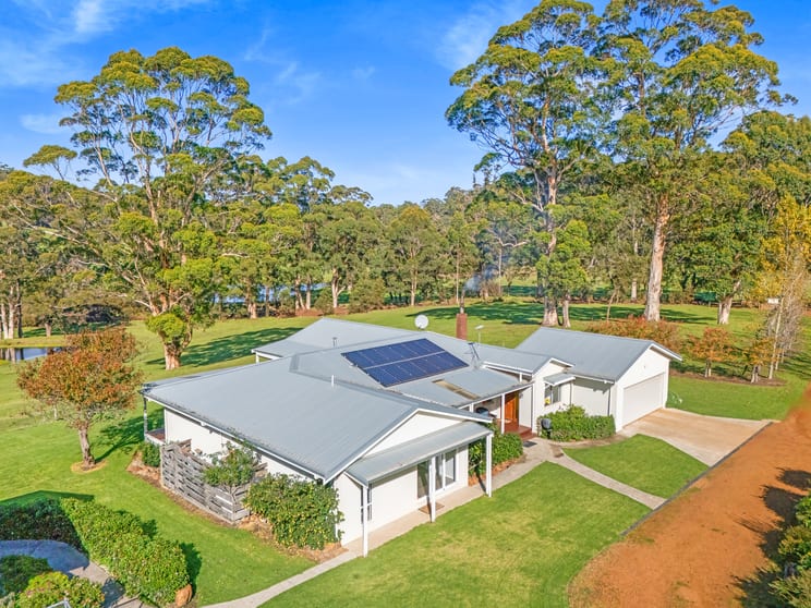 Click to view all images 456 Redman Road Scotsdale WA 6333 - Image 3