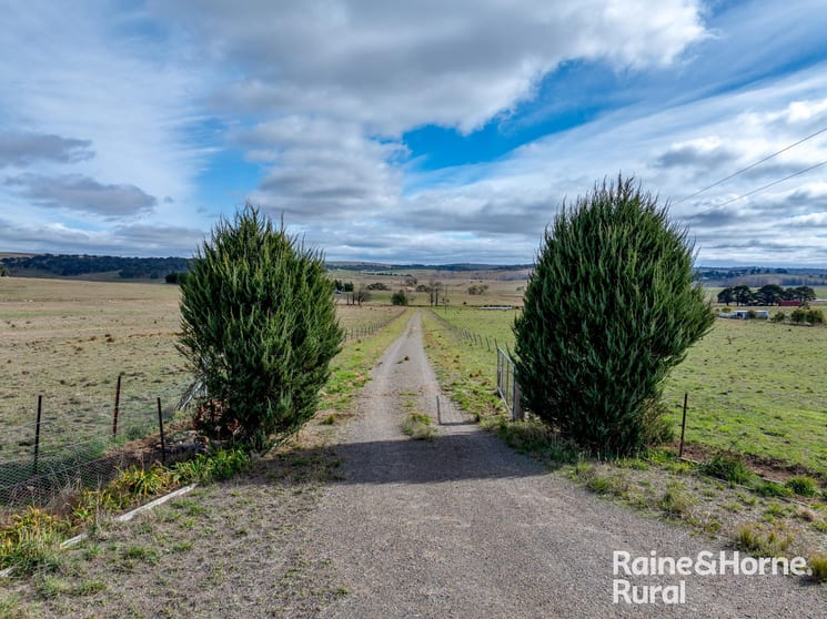 Click to view all images 110 Lambs Lane Goulburn NSW 2580 - Image 2