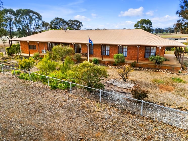 Click to view all images 462 Sims Lane Homebush VIC 3465 - Image 3
