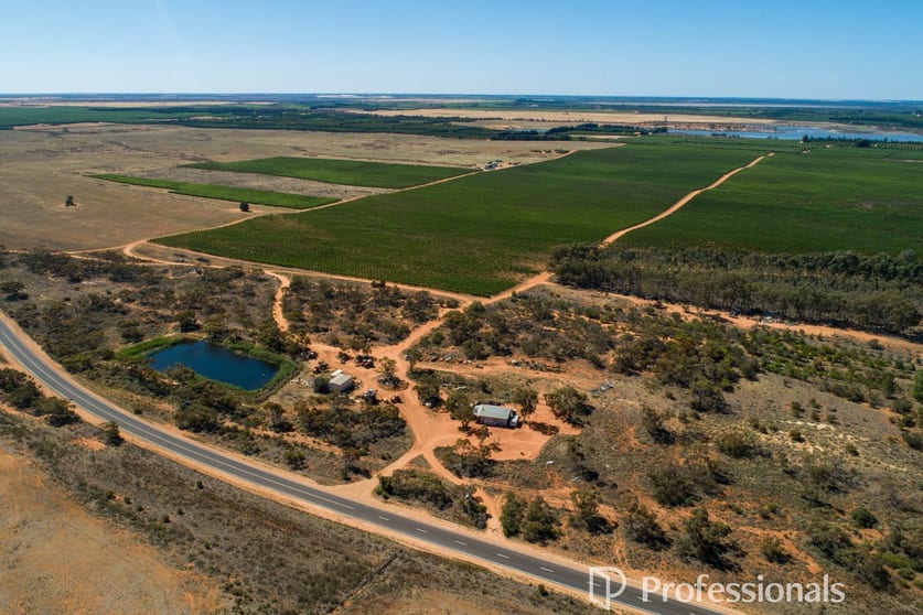Click to view all images 1041 Brownport Road Iraak VIC 3494 - Image 2