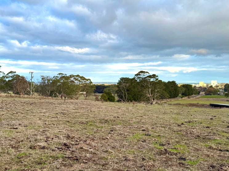 Click to view all images Cross Forest Road Cobden VIC 3266 - Image 2