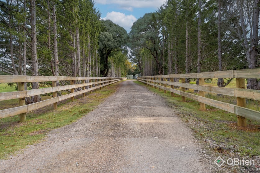 Click to view all images 200 Bengworden Road Bairnsdale VIC 3875 - Image 3