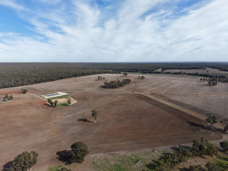 Click to view all images 1640 Boyup Brook-Cranbrook Road Mayanup WA 6244 - Image 1