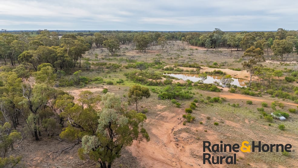 Click to view all images 20 Sarsfield Road Tullamore NSW 2874 - Image 2