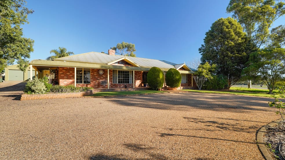 Click to view all images 43R Old Dubbo Road Dubbo NSW 2830 - Image 2