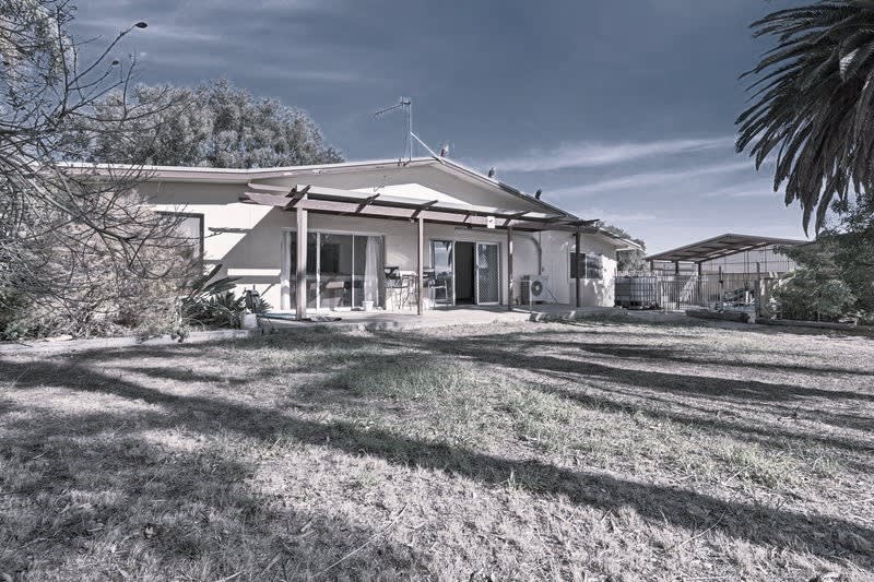 Click to view all images 17 Elephant Trunk Road Cobdogla SA 5346 - Image 1