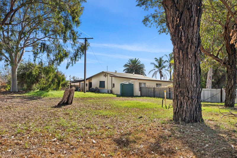 Click to view all images 17 Elephant Trunk Road Cobdogla SA 5346 - Image 3