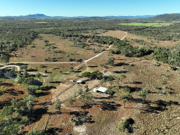 Click to view all images Thoopara QLD 4800 - Image 2