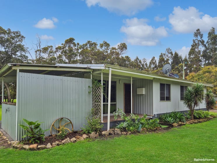 Click to view all images 242 Fish Track Road Manypeaks WA 6328 - Image 2