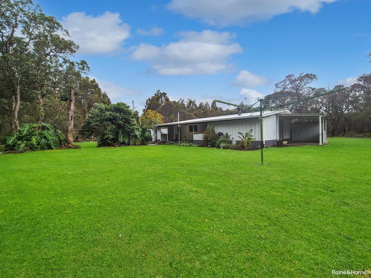 Click to view all images 242 Fish Track Road Manypeaks WA 6328 - Image 3