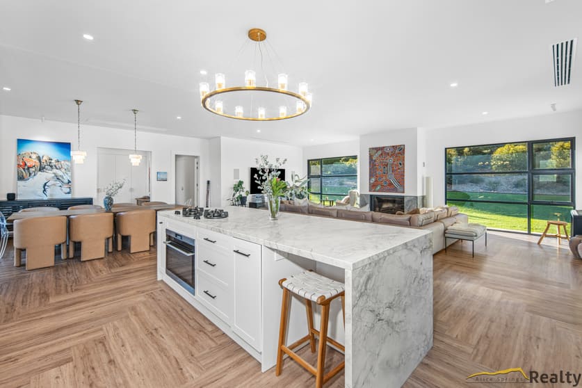 Click to view all images 14 Minahan Road Ross NT 0873 - Image 3