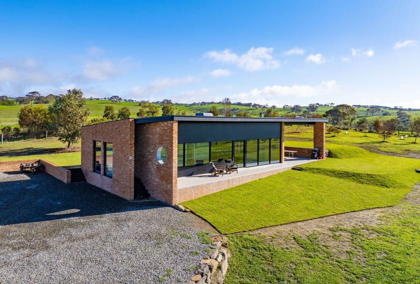 Click to view all images 107 Burgar Road Middleton SA 5213 - Image 2