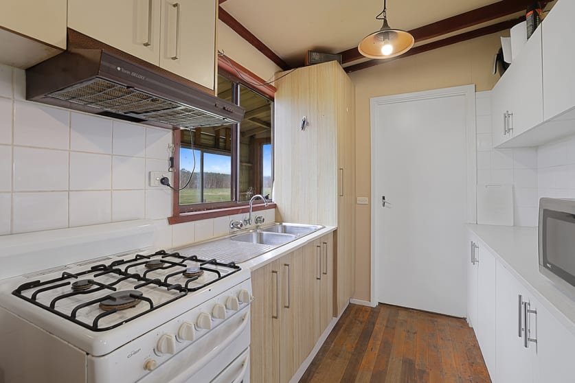 Click to view all images 220 Coster Road Modella VIC 3816 - Image 3
