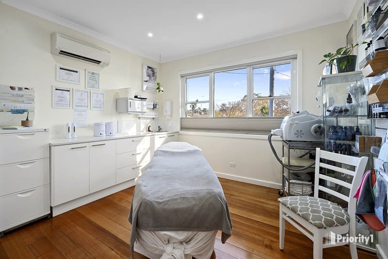Click to view all images 37 Langston Street Bendigo VIC 3550 - Image 2