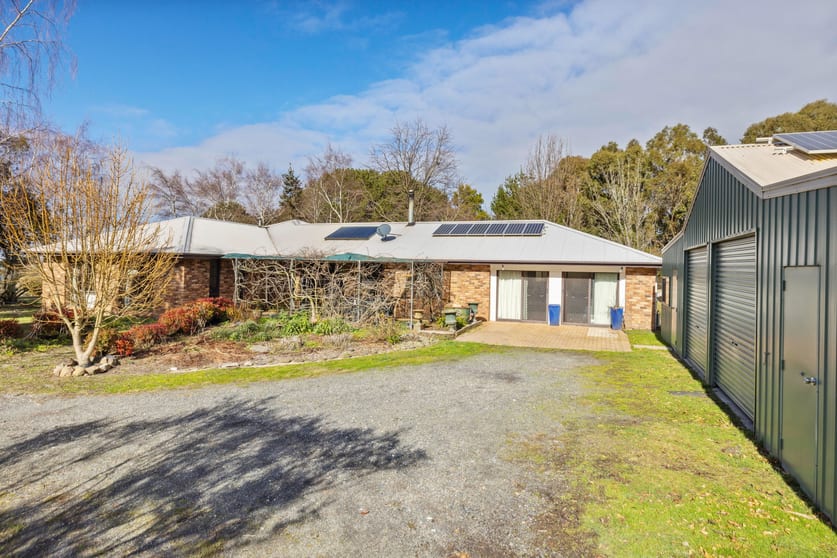 Click to view all images 31 Anderson Rd Crookwell NSW 2583 - Image 2
