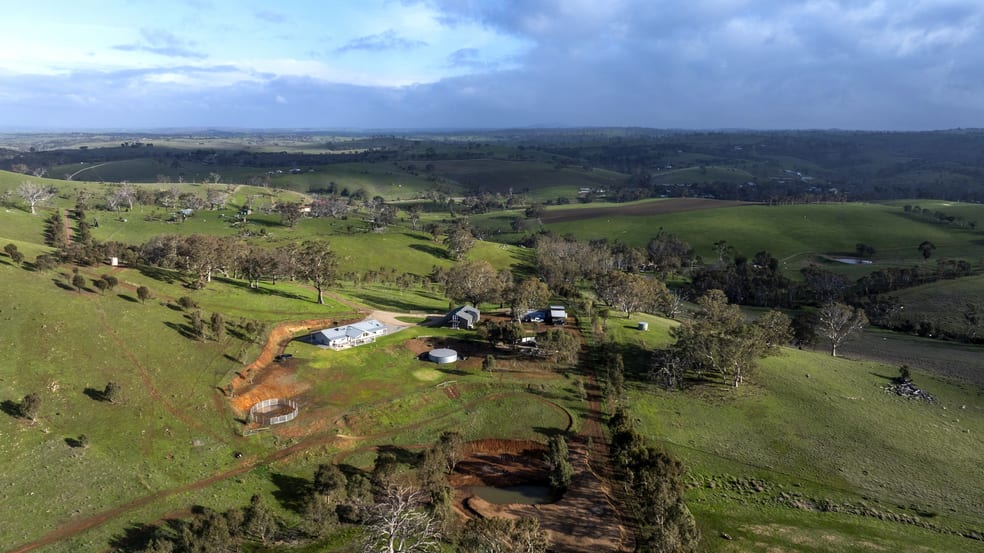 Click to view all images 147E The Glen Road, Rockleigh via Harrogate SA 5244 - Image 2