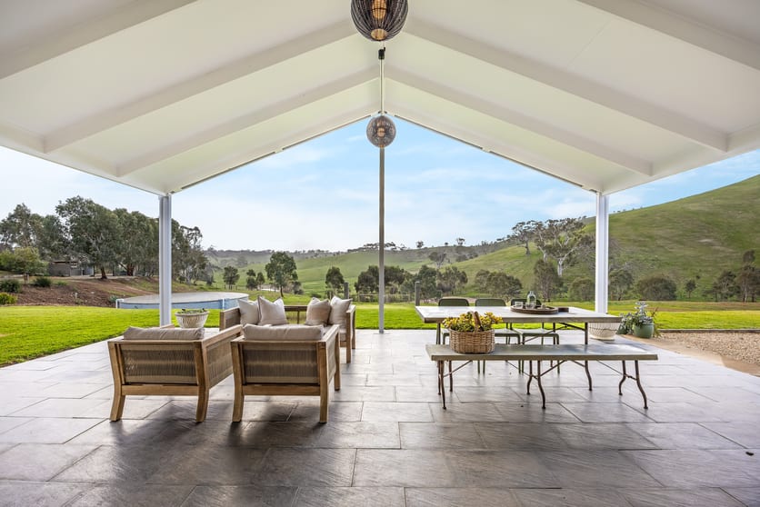 Click to view all images 147E The Glen Road, Rockleigh via Harrogate SA 5244 - Image 3
