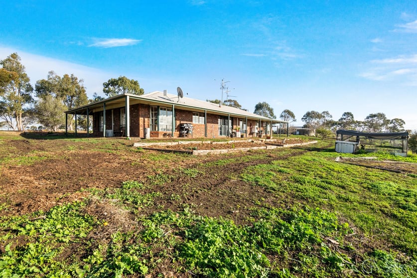 Click to view all images 66 Mercer Street Shelford VIC 3329 - Image 1