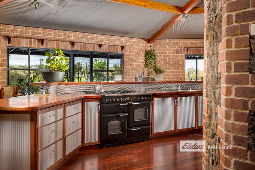 Click to view all images 555 Riverdale Road Cookernup WA 6219 - Image 3