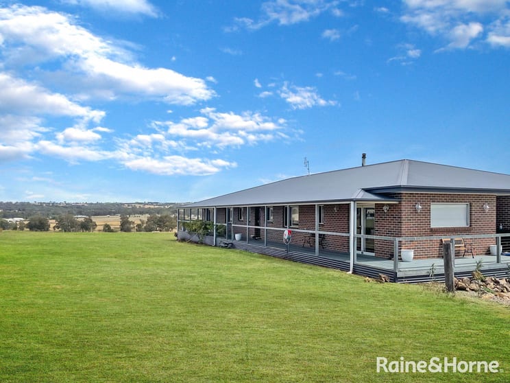 Click to view all images 127 Dananbilla Drive Young NSW 2594 - Image 2