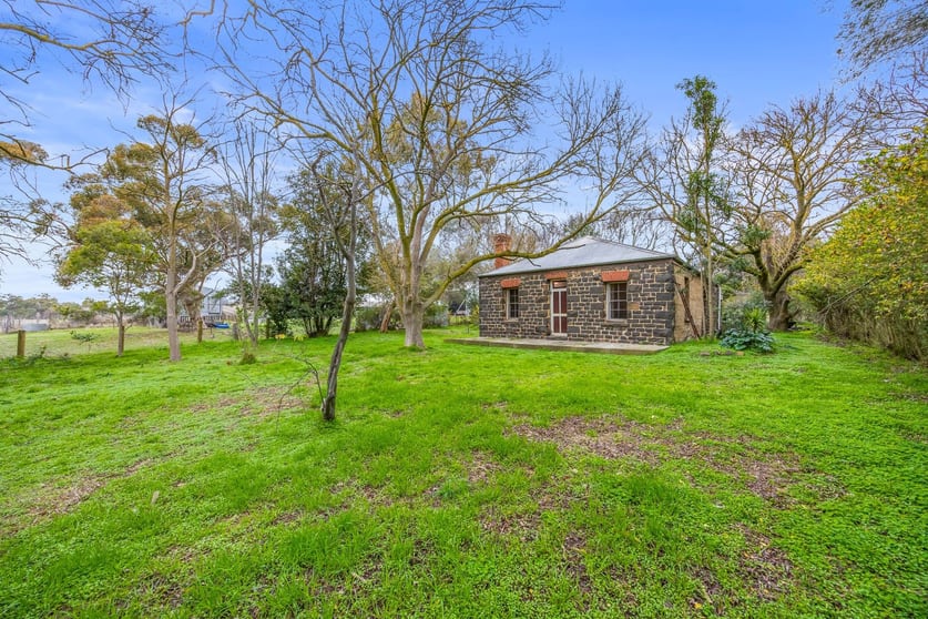 Click to view all images 260 Deep Creek Road Campbelltown VIC 3364 - Image 1