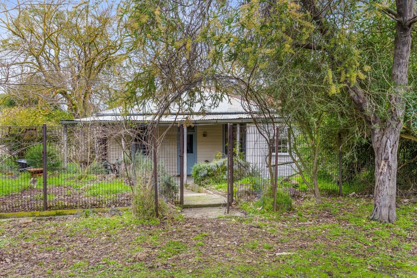 Click to view all images 260 Deep Creek Road Campbelltown VIC 3364 - Image 2