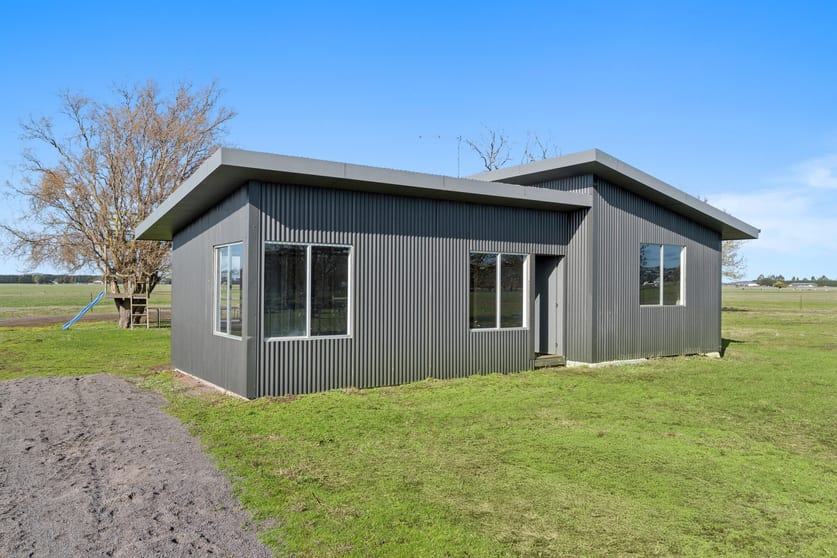 Click to view all images 6/200 Camperdown-Lismore Road Camperdown VIC 3260 - Image 3